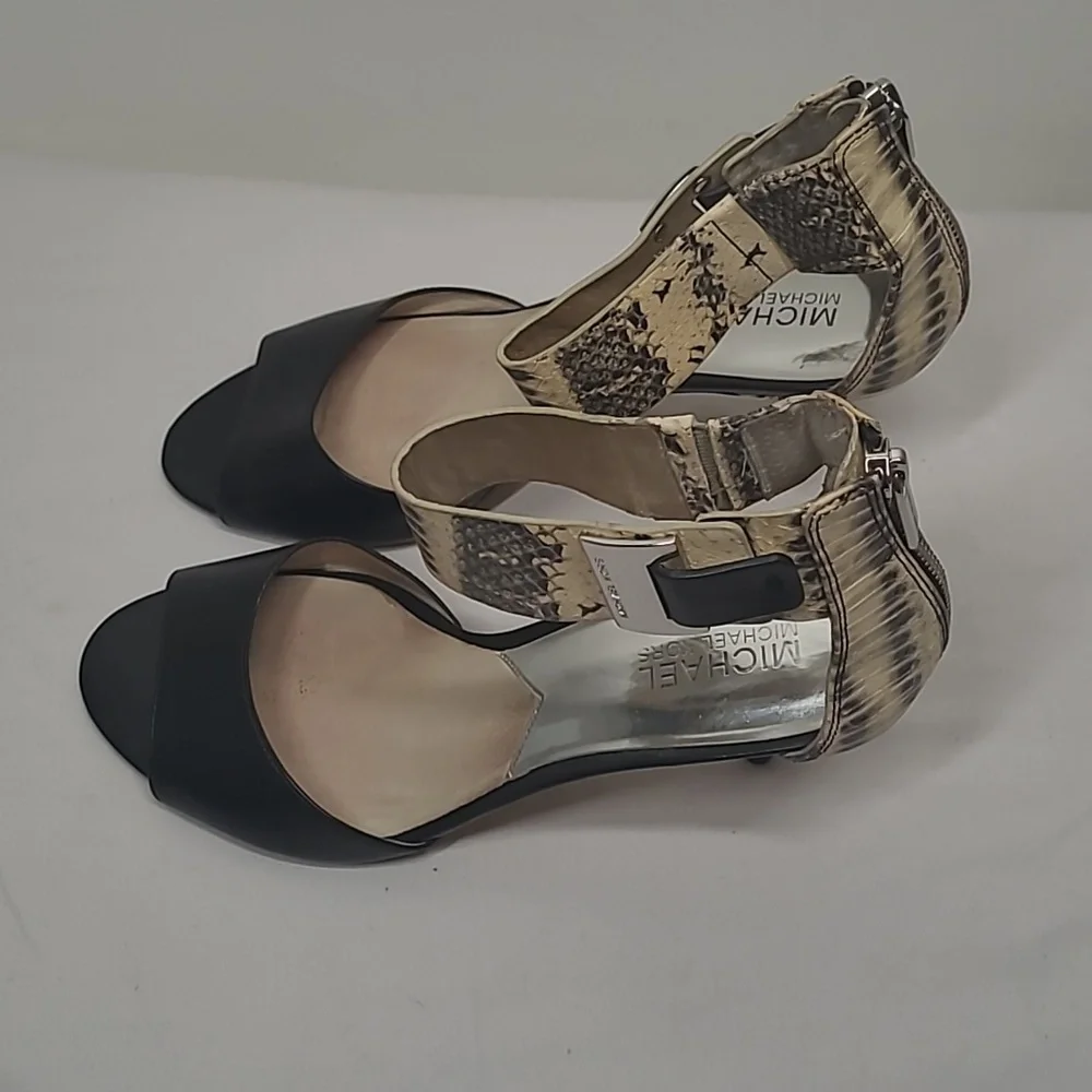 Michael Kors Women's Sandal - Picture 3 of 10